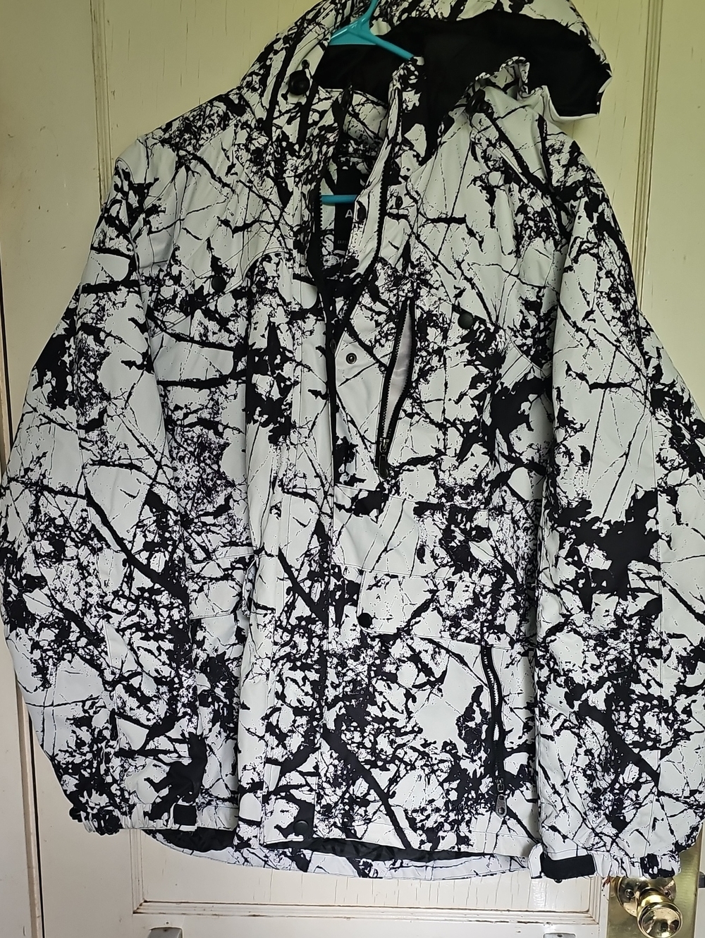 Arctix Abstract Print Hooded Winter Jacket - White & Black
